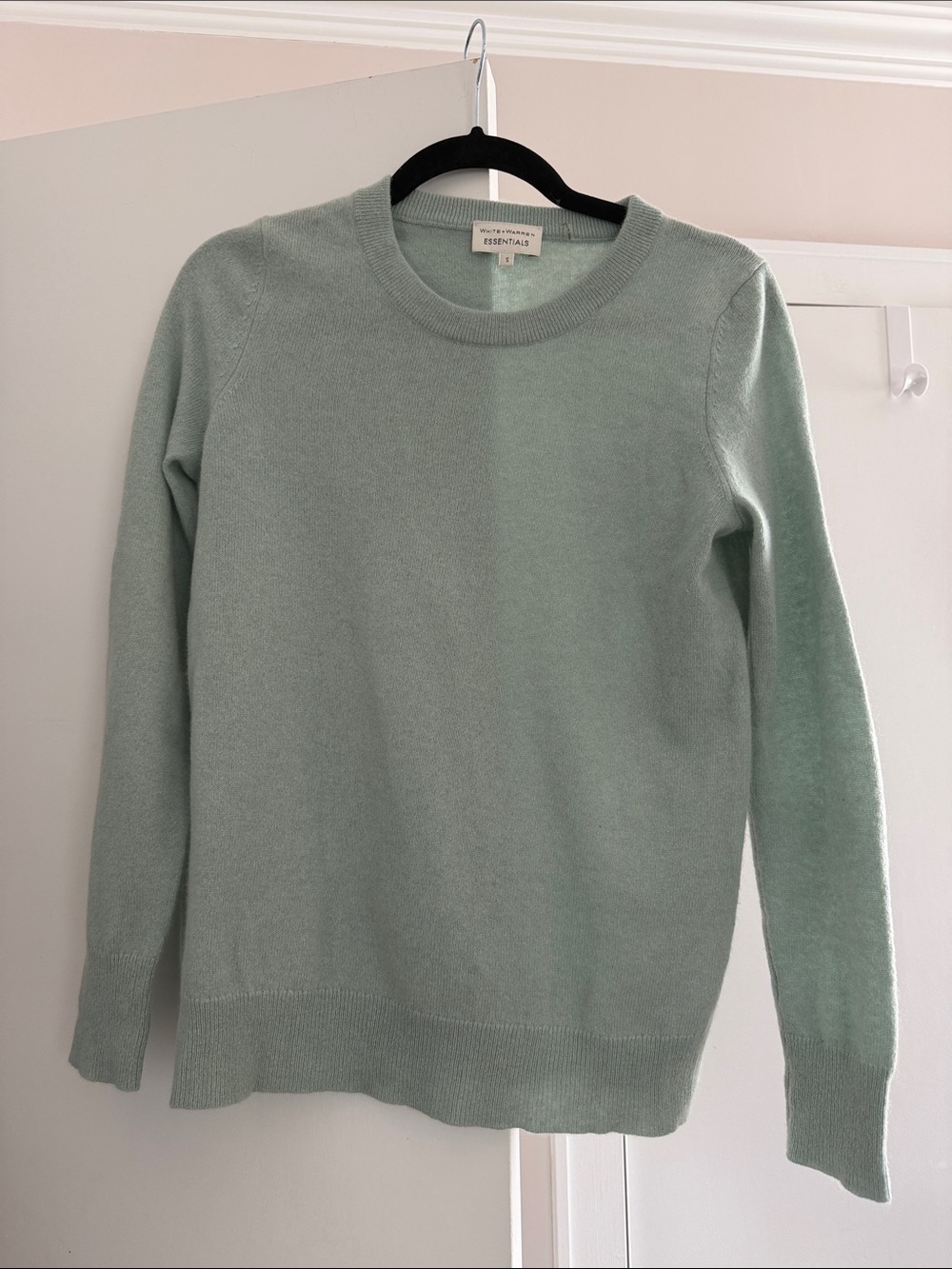 Essentials white + Warren cashmere Crewneck Sweater in Sage Green S